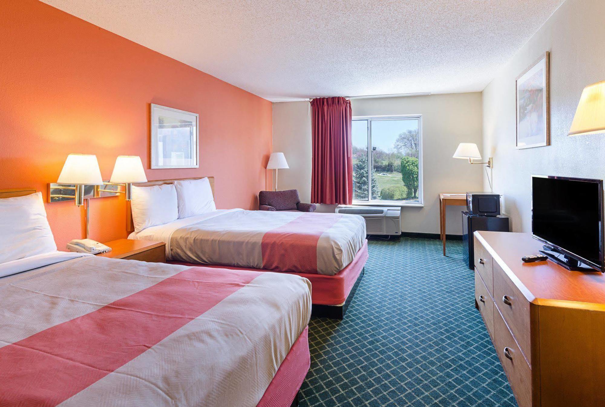 Econo Lodge Inn & Suites Johnson City Exterior photo